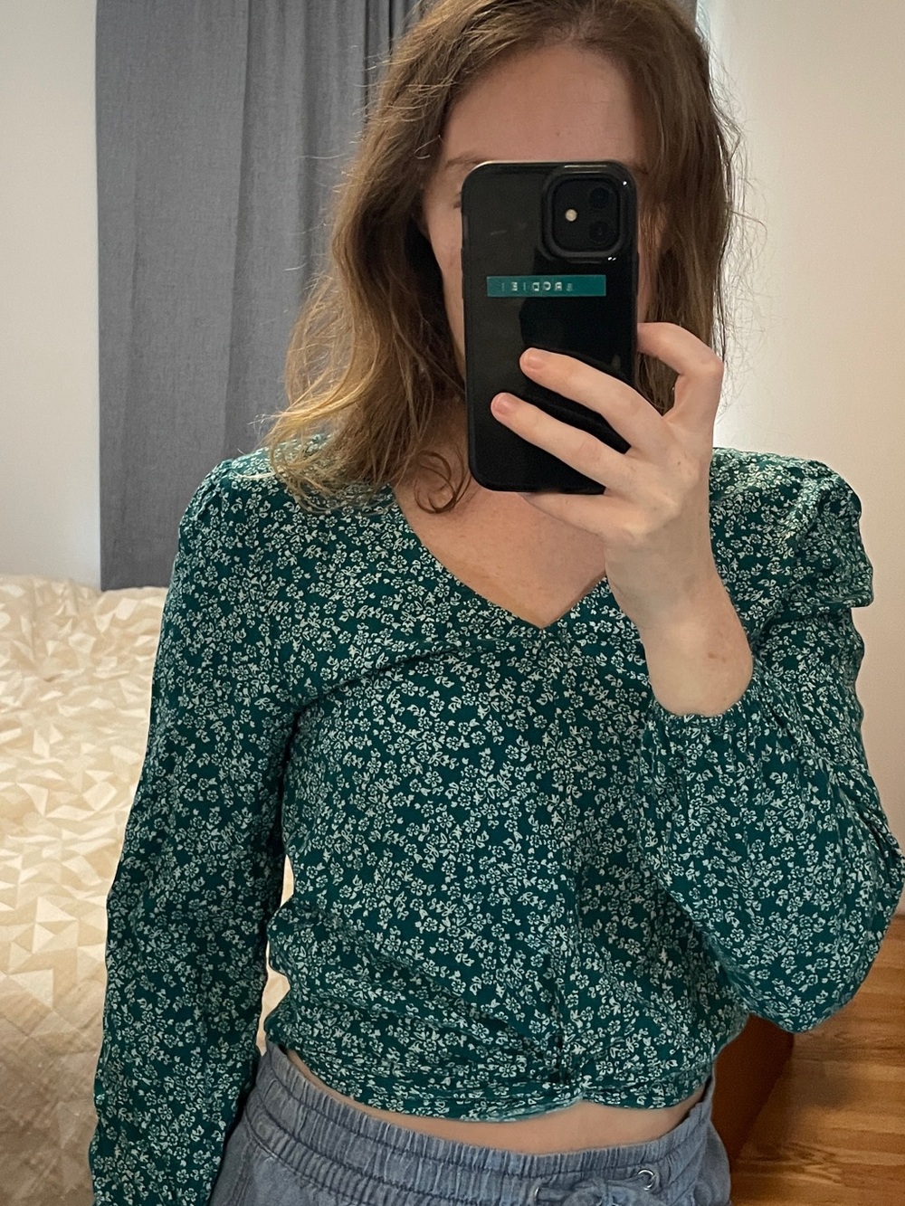 Francesca’s Cropped Floral Green Lightweight Top